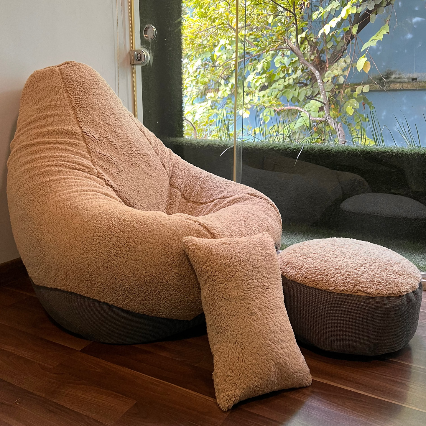 Jumbo Furry Bean Bag set (semi structured)